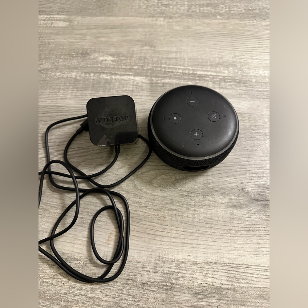 Amazon - Echo Dot - Smart Speaker with Alexa